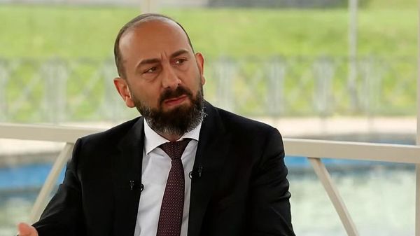Ռուսաստանն ըստ էության իրավական, քաղաքական, տնտեսական առումներով ավելին է, քան ռազմավարական գործընկերը. Արարատ Միրզոյան - Sputnik Արմենիա