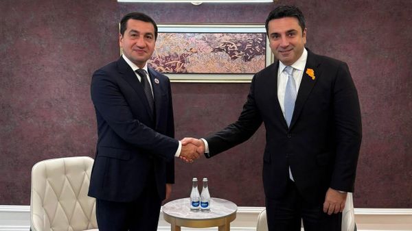 Ալեն Սիմոնյանն ու Հիքմեթ Հաջիևը - Sputnik Արմենիա