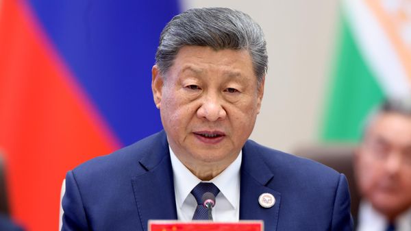 Председатель КНР Си Цзиньпин выступает на заседании в формате ШОС плюс (1 сентября 2026). Бишкек - Sputnik Армения