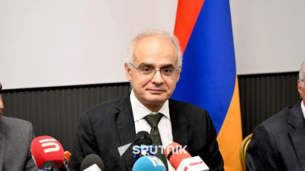 Церемония подписания меморандума о взаимопонимании между фондом Центр развития стратегического сотрудничества Армения — Иран и партией Армянский национальный конгресс (1 сентября 2026). Еревaн - Sputnik Армения