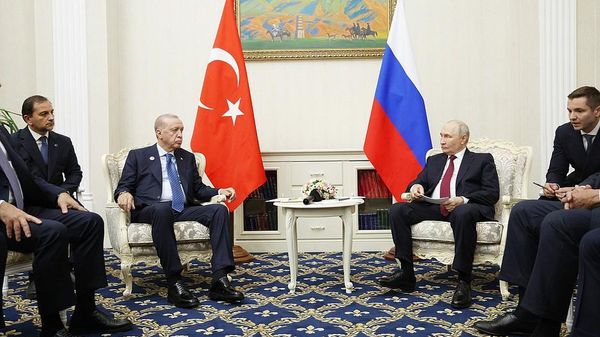 Президент РФ Владимир Путин и президент Турции Реджеп Тайип Эрдоган во время встречи на полях саммита ШОС (1 сентября 2026). Бишкек - Sputnik Армения