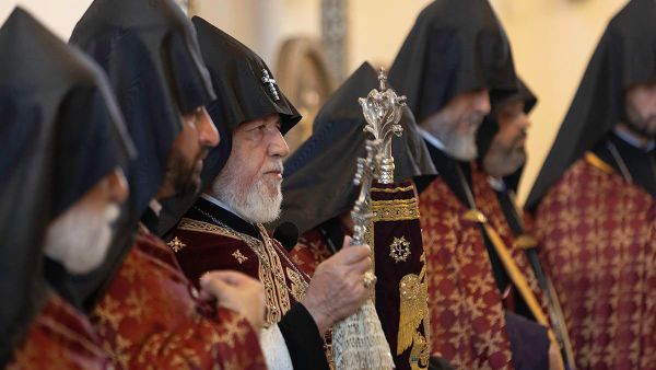 По случаю Дня независимости Арцаха состоялась молитва мира, которую возглавил Католикос Гарекин II (2 сентября 2026). Эчмиадзин - Sputnik Армения