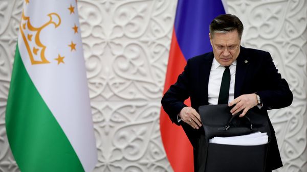Гендиректор госкорпорации Росатом Алексей Лихачев перед встречей президентов РФ и Таджикистана на полях саммита Шанхайской организации сотрудничества (1 сентября 2026). Бишкек - Sputnik Армения