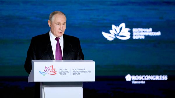 Президент РФ Владимир Путин на пленарной сессии Восточного экономического форума (3 сентября 2026). Владивосток - Sputnik Արմենիա