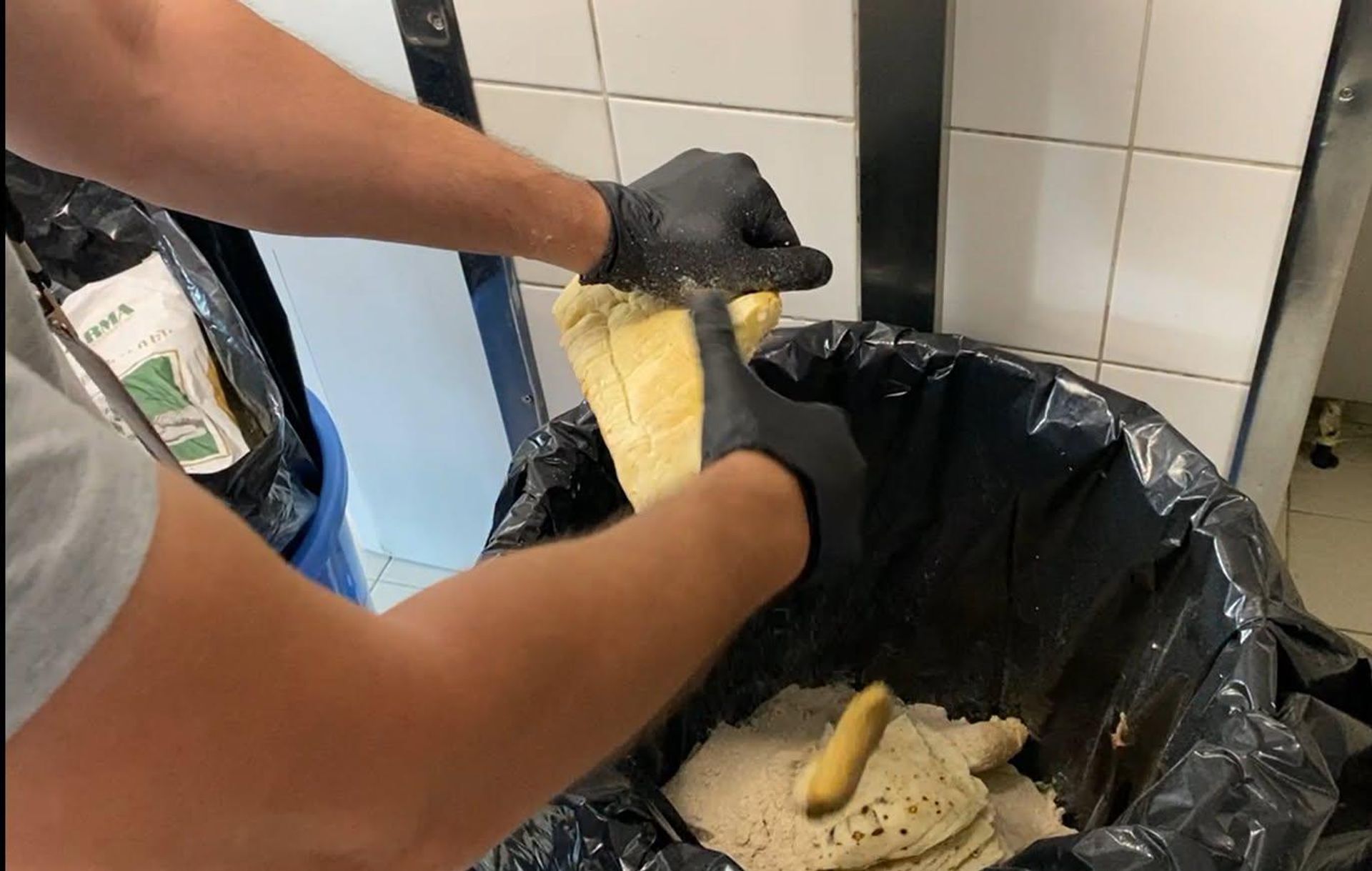 Инспекционный орган безопасности пищевых продуктов проверяет кухню ЗАО Гостиничный комплекс Армения - Sputnik Արմենիա, 1920, 03.09.2026