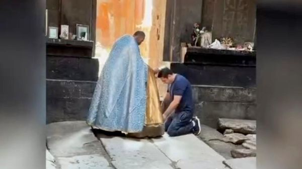 Симонян и Губрян обвенчались: церемонию провел поддержавший кампанию против ААЦ священник - Sputnik Армения