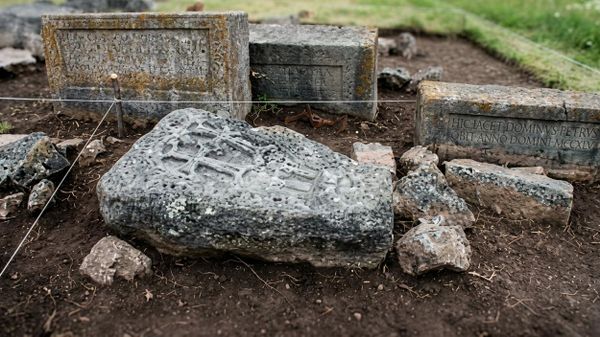 Уничтожение Старого армяно-русского кладбища в Шуше - Sputnik Армения
