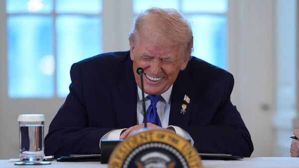 Президент США Дональд Трамп во время встречи с руководителями нефтяных компаний в Восточном зале Белого дома (9 января 2026). Вашингтон - Sputnik Армения