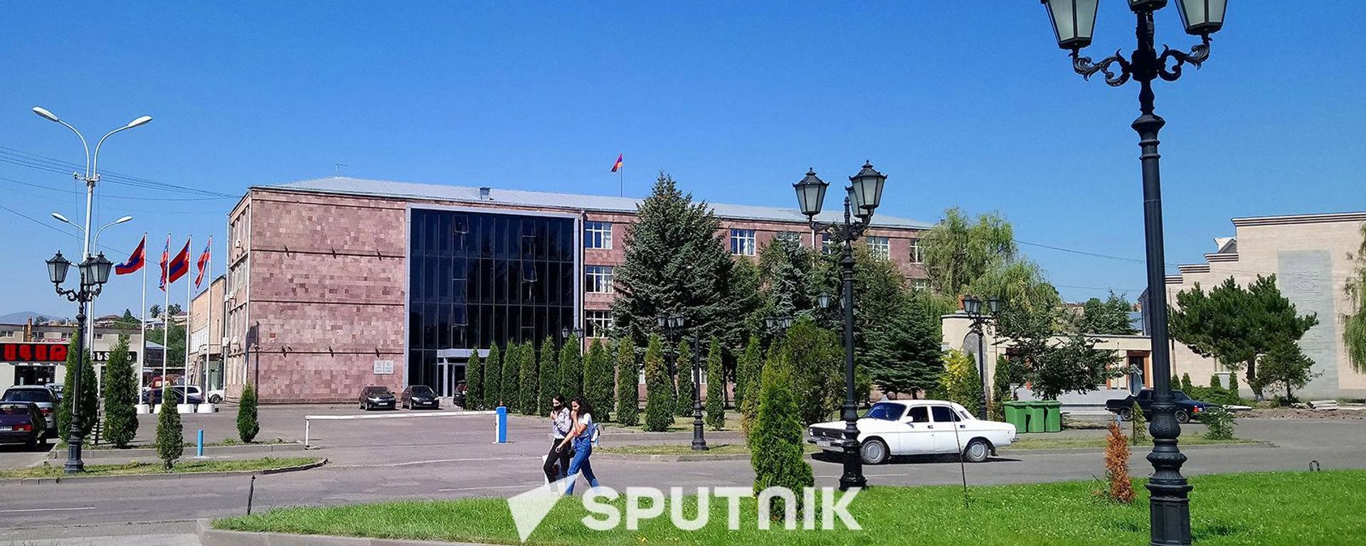 Здание областной администрации Гегаркуникской области Здание областной администрации Гегаркуникской области - Sputnik Արմենիա, 1920, 09.06.2021