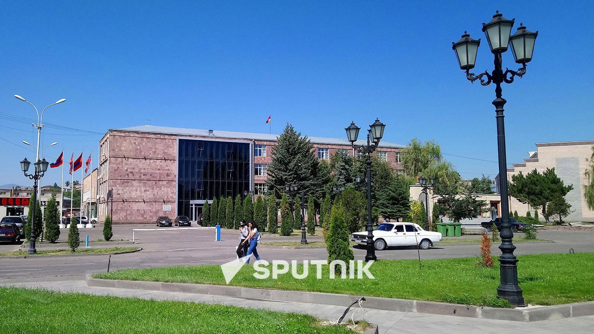 Здание областной администрации Гегаркуникской области Здание областной администрации Гегаркуникской области - Sputnik Արմենիա, 1920, 09.06.2021