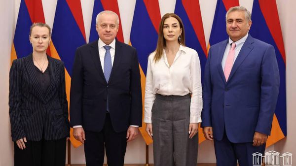 Աննա Գրիգորյանն ու Արթուր Խաչատրյանը հանդիպել են Հայաստանում  ՌԴ դեսպան Սերգեյ Կոպիրկինի և դեսպանության խորհրդական Մարիա Կորոտինայի հետ։ - Sputnik Արմենիա