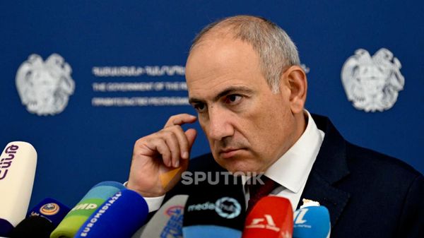 Премьер-министр Никол Пашинян проводит брифинг после очередного заседания правительства (11 сентября 2026). Еревaн - Sputnik Армения
