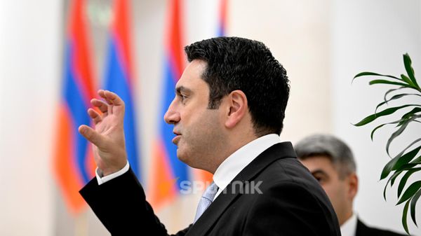 Секретарь совбеза Ален Симонян после очередного заседания правительства (11 сентября 2026). Еревaн - Sputnik Армения