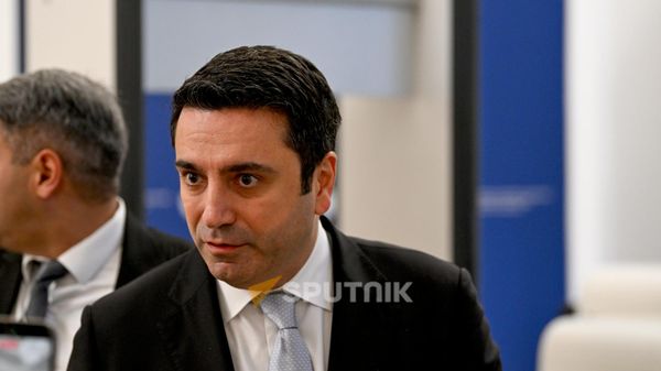 Секретарь совбеза Ален Симонян после очередного заседания правительства (11 сентября 2026). Еревaн - Sputnik Армения