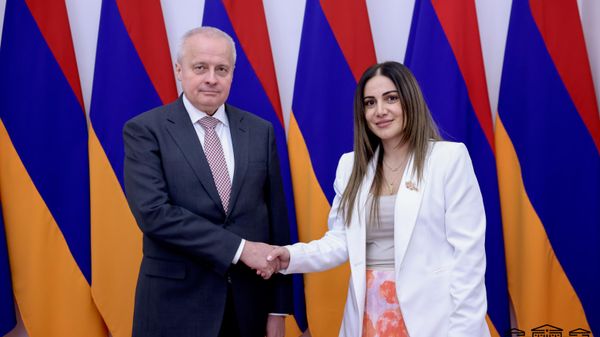 Սերգեյ Կոպիրկինն ու Արուսյակ Մանավազյանը - Sputnik Արմենիա