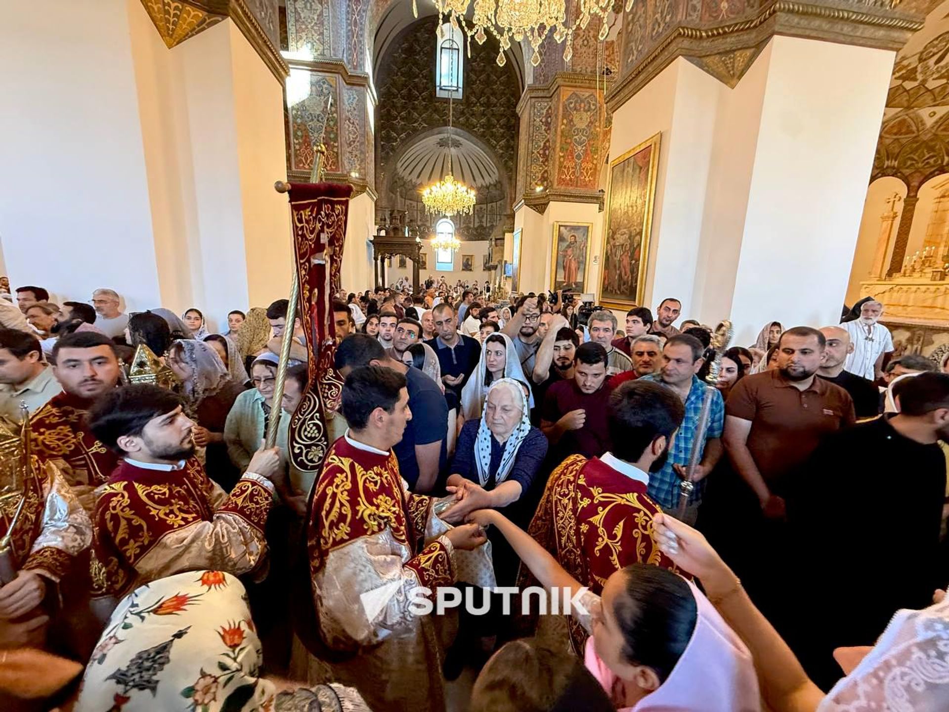 Праздничная литургия по случаю праздника Хачверац - Воздвижения Животворящего Креста Господня (13 сентября 2026). Эчмиадзин - Sputnik Армения, 1920, 13.09.2026