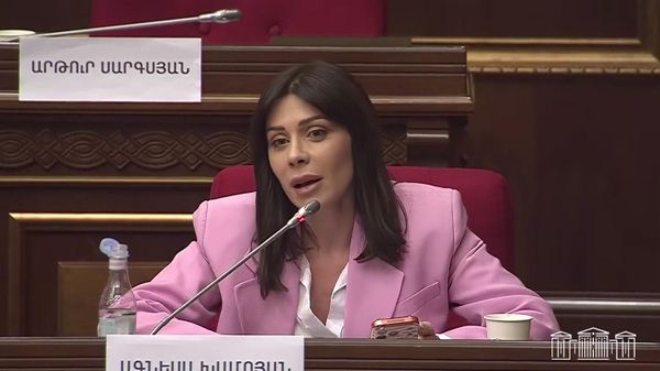 Ի՞նչ տեղի կունենա Հայաստանի տնտեսության հետ, եթե ՀՀ-ն դուրս գա կամ հանեն ԵԱՏՄ-ից. Խամոյանի հարցը փոխնախարարին - Sputnik Արմենիա