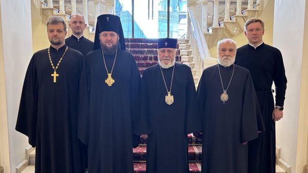 Католикос Гарегин II принял архиепископа Подольского и Люберцкого Аксия, главу Ереванской и Армянской епархии Русской Православной Церкви (14 сентября 2026). Эчмиадзин - Sputnik Армения