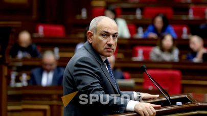 Премьер-министр Никол Пашинян выступает на заседании НС (16 сентября 2026). Ереван