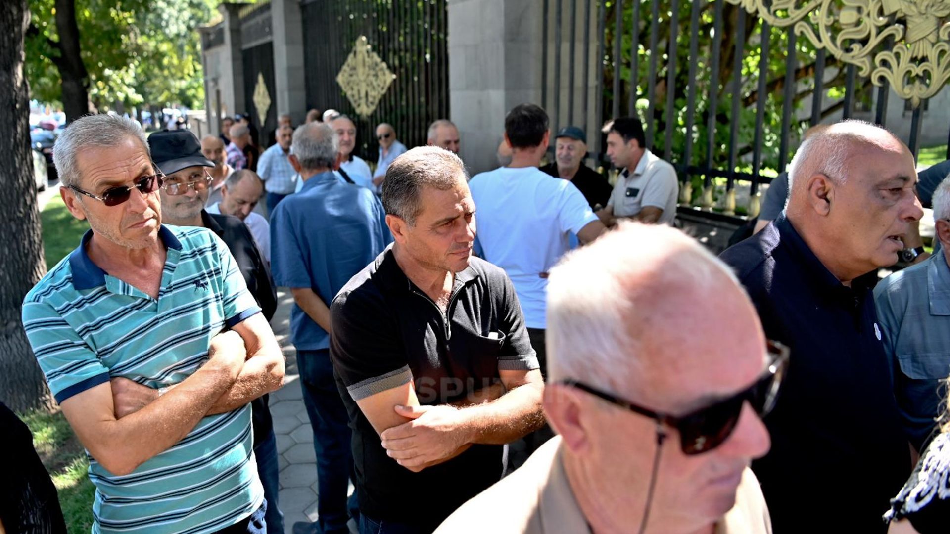 «Հայաստան» խմբակցության պատգամավորները հանդիպեցին բողոքի ակցիա իրականացնող արցախցիներին «Հայաստան» խմբակցության պատգամավորները հանդիպեցին բողոքի ակցիա իրականացնող արցախցիներին - Sputnik Արմենիա, 1920, 17.09.2026