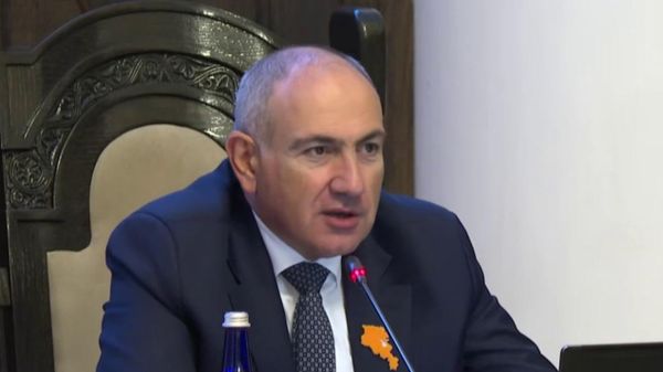 Премьер Армении заявил, что сейчас изучает русский язык в Госакадемии управления - Sputnik Армения