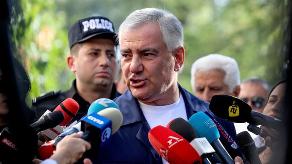 Самвел Карапетян отвечает на вопросы журналистов (17 сентября 2026). Еревaн - Sputnik Армения