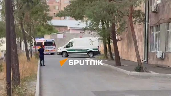 Карета скорой увезла Гагика Хачатряна - Sputnik Армения