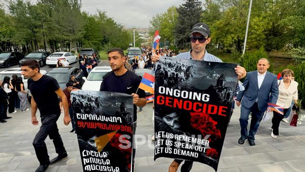 Шествие скорби под названием День памяти - Sputnik Армения