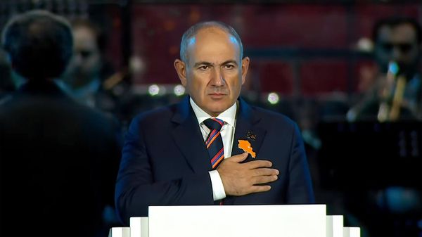 Премьер-министр Никол Пашинян во время торжественного концерта в честь Дня независимости Армении (21 сентября 2026). Еревaн - Sputnik Արմենիա