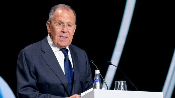Министр иностранных дел РФ Сергей Лавров выступает на международном форуме Диалог о фейках 4.0 (22 сентября 2026). Москвa - Sputnik Армения