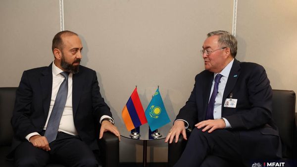 Արարատ Միրզոյանն ու Մուխտար Տլեուբերդին - Sputnik Արմենիա