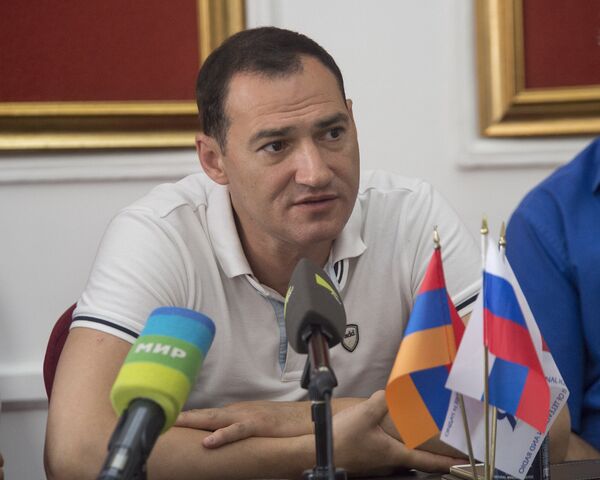 Круглый стол с участием армянских и российских журналистов в Ереване - Sputnik Армения