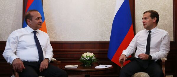 Д.Медведев провел переговоры с премьер-министромАрмении О.Абраамяном в Сочи Д.Медведев провел переговоры с премьер-министромАрмении О.Абраамяном в Сочи - Sputnik Արմենիա