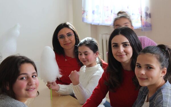 Հայաստանում Ռուսաստանի դեսպանատան աշխատակիցները Գավառի մանկատուն են այցելել - Sputnik Արմենիա