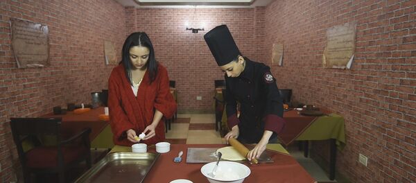 В гостях у шеф-повара: как приготовить Тарехац - Sputnik Армения