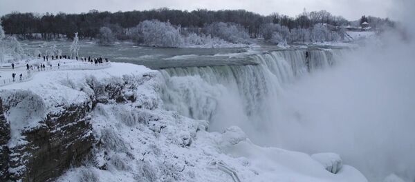 Вокруг Ниагарского водопада все вокруг покрылось инеем Вокруг Ниагарского водопада все вокруг покрылось инеем - Sputnik Армения