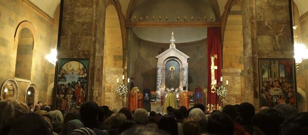 Հավատացյալները ներկա են եղել Ճրագալույցի սուրբ պատարագին Հավատացյալները ներկա են եղել Ճրագալույցի սուրբ պատարագին - Sputnik Արմենիա