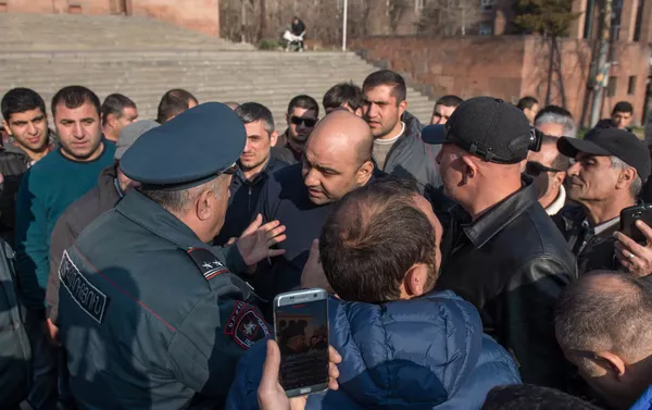 Автопробег против запрета на праворульные автомобили в Армении Автопробег против запрета на праворульные автомобили в Армении - Sputnik Армения
