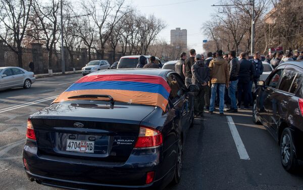 Автопробег против запрета на праворульные автомобили в Армении - Sputnik Армения