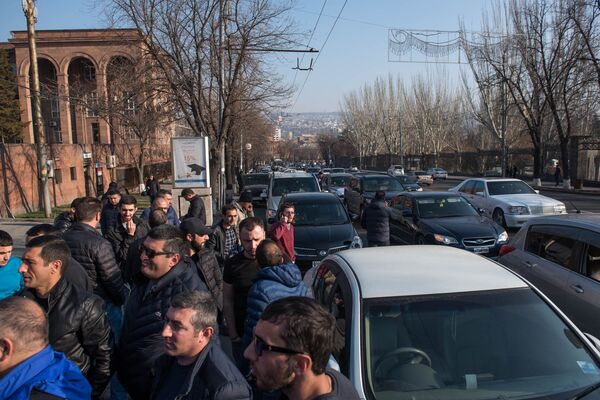 Автопробег против запрета на праворульные автомобили в Армении Автопробег против запрета на праворульные автомобили в Армении - Sputnik Армения