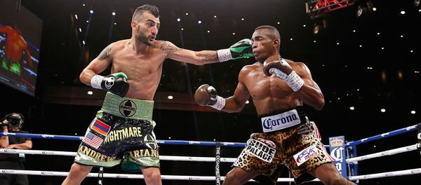 Поединок Ванеса Мартиросяна и Эрисланди Лары в полусреднем весе (21 мая 2016). Лас Вегас, США - Sputnik Армения