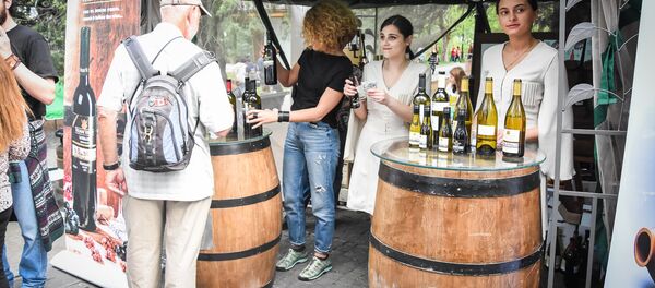 Фестиваль нового вина в парке Мтацминда - Sputnik Армения