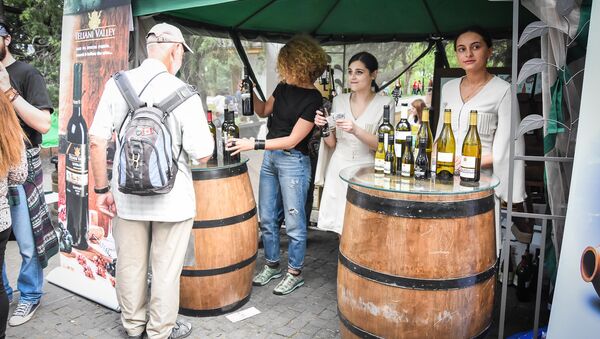 Фестиваль нового вина в парке Мтацминда - Sputnik Արմենիա