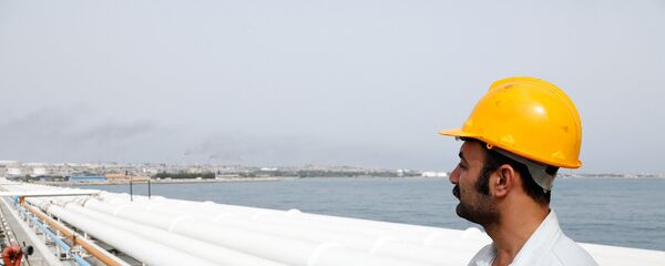 Иранский рабочий нефтегазовой сферы. Иранский рабочий нефтегазовой сферы. - Sputnik Արմենիա