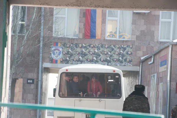 Первый день зимнего призыва в армию РА 2018 г. Первый день зимнего призыва в армию РА 2018 г. - Sputnik Армения