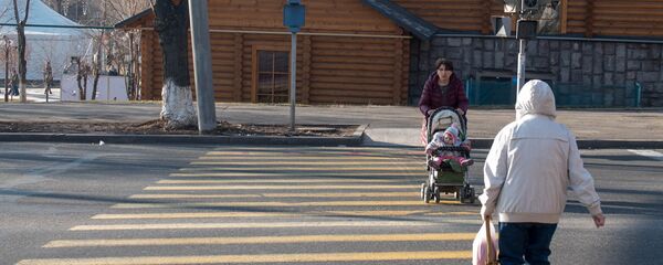 Светофор и пешеходы Светофор и пешеходы - Sputnik Արմենիա