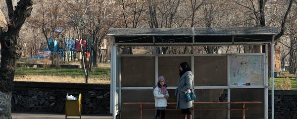Автобусная остановка в Канакер-Зейтуне - Sputnik Армения