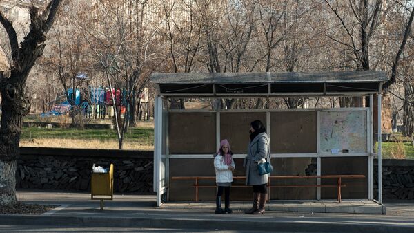 Автобусная остановка в Канакер-Зейтуне - Sputnik Армения
