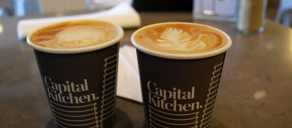 Кофе в стаканчике Кофе в стаканчике - Sputnik Արմենիա