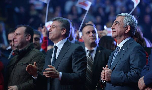 Премьер-министр Армении Серж Саргсян, экс-премьер Карен Карапетян, министр обороны Виген Саркисян - Sputnik Армения